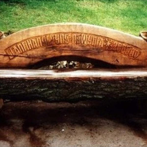 Millenium Oak Bench, Llanfihangel
